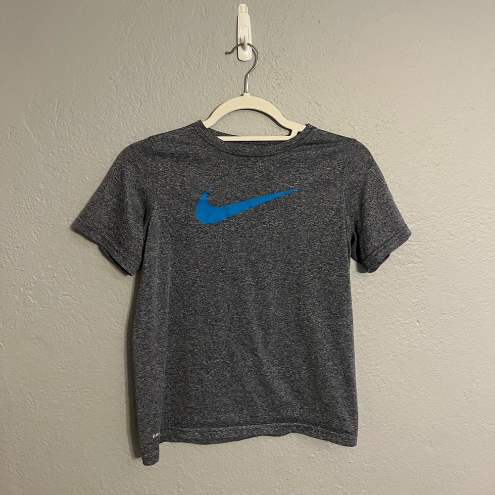 Nike Dri-Fit Dark Grey Blue Swoosh Short Sleeve Athletic Youth Boys Large